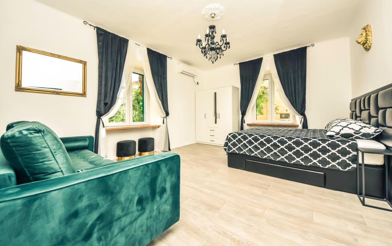 Luxury Heritage Apartment Zara Antica Esterno foto